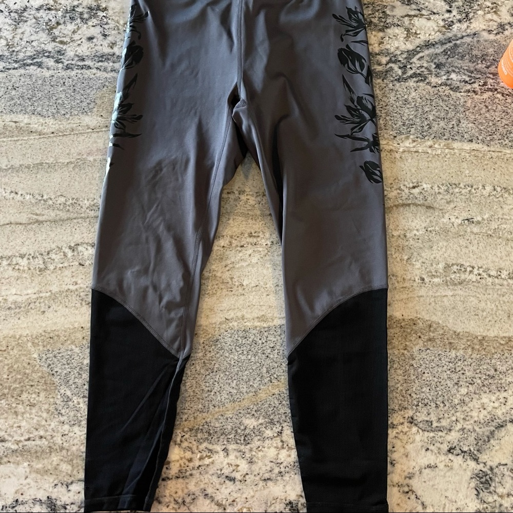 grey and black leggings